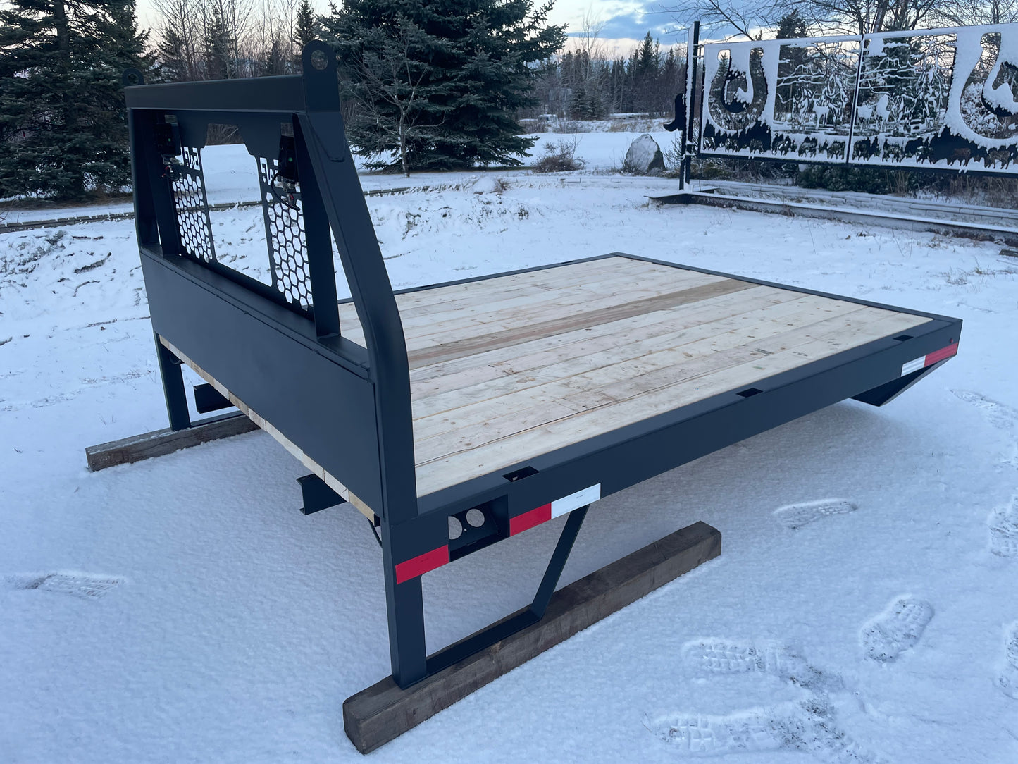 7' x 9' Flat Deck